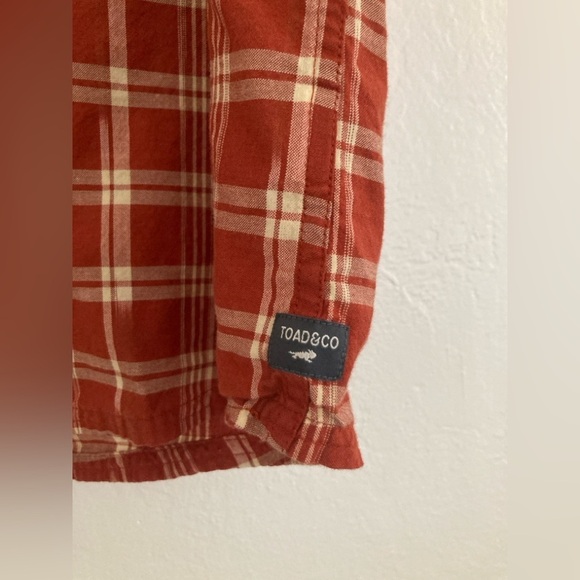 Toad&Co Smythy Short Sleeve Shirt Red Plaid Button Front Outdoors Comfy Chores - Picture 7 of 12